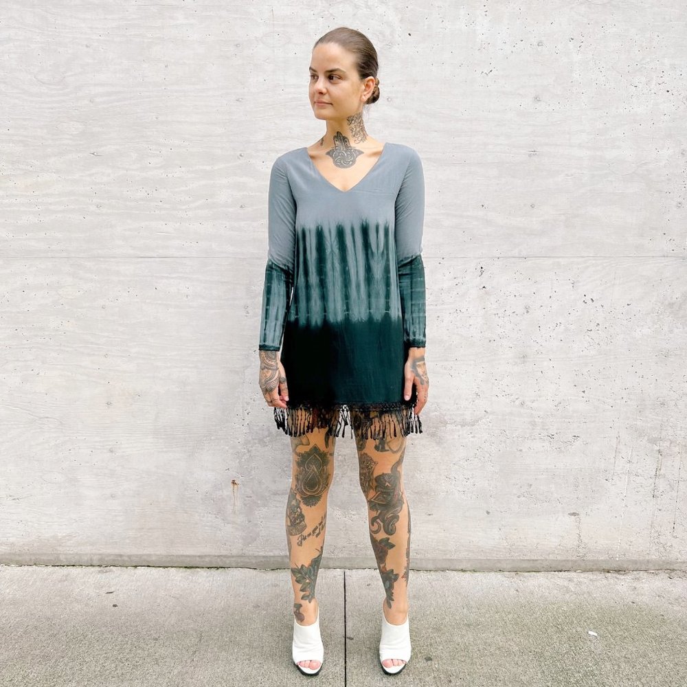 YA LOS ANGELES/Preowned Women’s Mini Dress Tassels Tie Dye V Neck Black Grey S